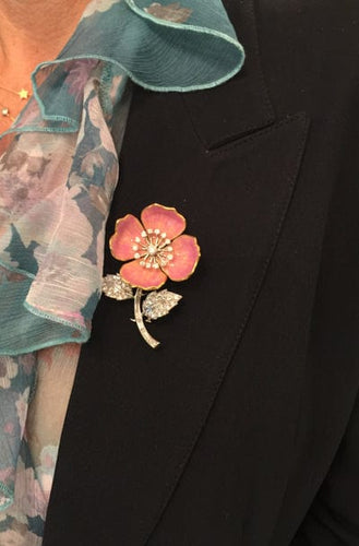 Broche Broche "Eglantine" Boucheron en or et platine, émail et diamants. 58 Facettes 26763