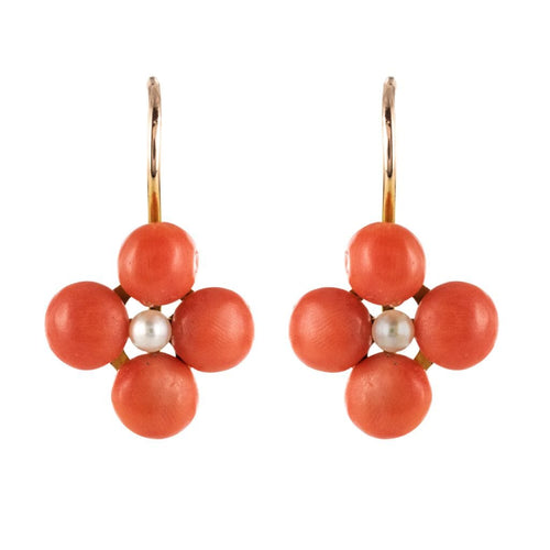 Boucles d'oreilles Boucles d'oreilles dormeuses trèfles de corail et perles fines 58 Facettes 19-381