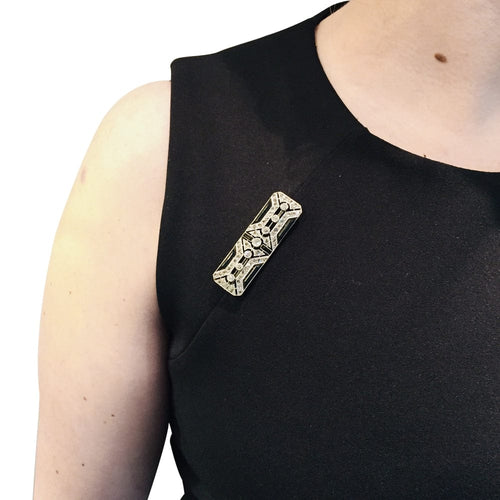 Broche Broche Art Déco en platine, diamants et onyx. 58 Facettes 29163