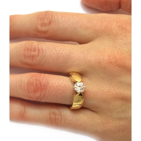 Bague 53 Bague Chaumet "Plume" sertie d'un diamant de 0,77 carat E/VS2 58 Facettes 24387-1