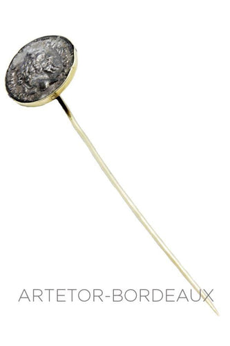 Broche Épingle pièce antique 58 Facettes 28331