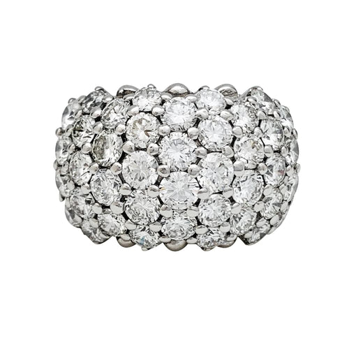 Bague 51 Bague pavée de diamants en or blanc. 58 Facettes 30457