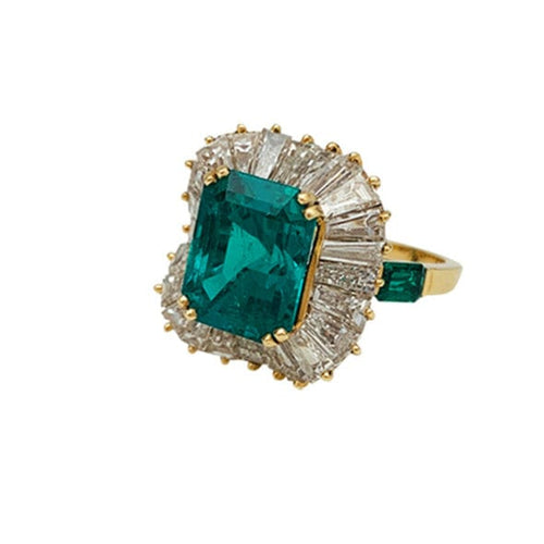 Bague 50 Bague en or jaune jupe émeraude 4,12 carats, diamants. 58 Facettes 30506