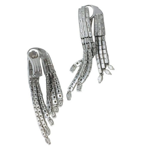 Boucles d'oreilles Boucles d'oreilles en or blanc, diamants baguettes et navettes. 58 Facettes 24626