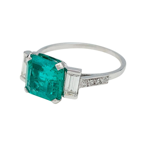 Bague 55 Bague en platine, centrée d'une émeraude de 2,81 carats et diamants. 58 Facettes 30127