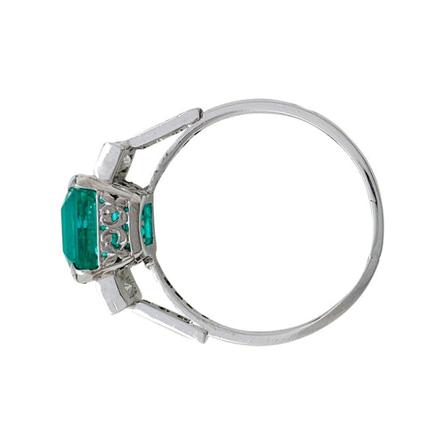 Bague 55 Bague en platine, centrée d'une émeraude de 2,81 carats et diamants. 58 Facettes 30127