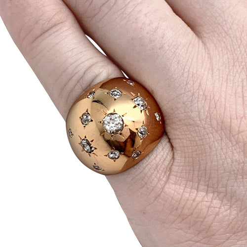Bague 45 Bague dôme en or jaune et diamants. 58 Facettes 29928