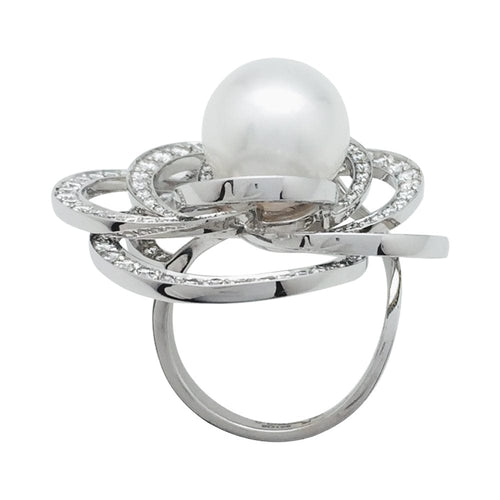 Bague 54 Bague Chanel, "Fil de Camélia", or blanc, perle et diamants. 58 Facettes 29052-1