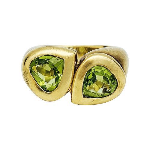 Bague 52 Bague toi et moi en or jaune et péridots. 58 Facettes 30392