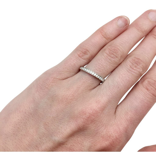 Bague 52 Alliance Van Cleef and Arpels modèle "Romance" en platine, diamants. 58 Facettes 26585-1