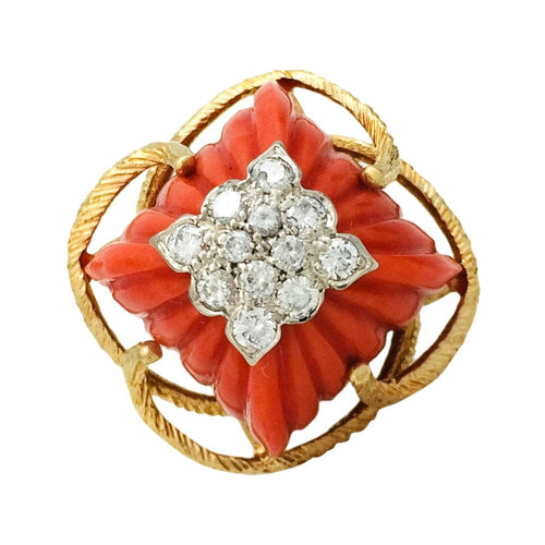 Bague 50 Bague en or jaune, platine, corail et diamants. 58 Facettes 29724