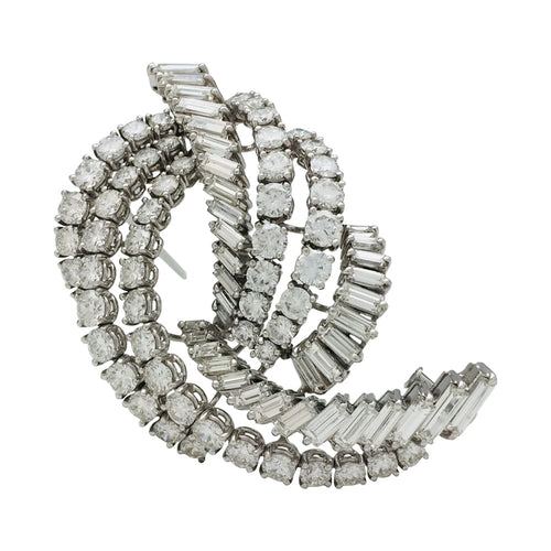 Broche Broche en or blanc, diamants brillants et baguettes. 58 Facettes 29031