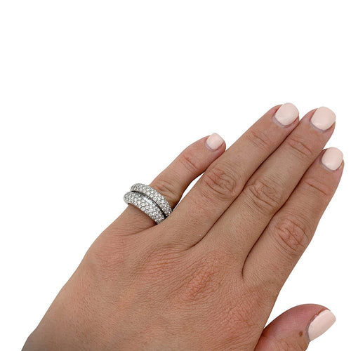 Bague 47 Bague pavage or blanc et diamants. 58 Facettes 29943