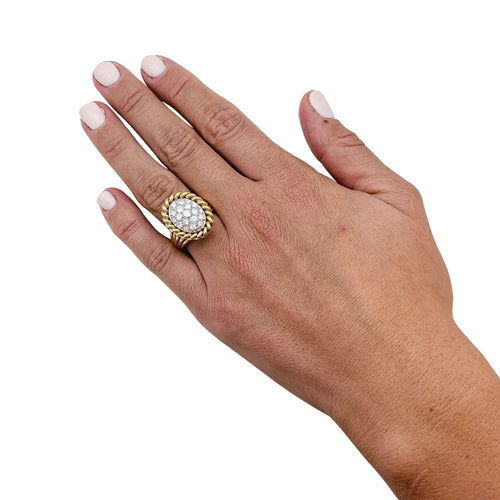 Bague 55 Bague en or jaune et diamants. 58 Facettes 29992