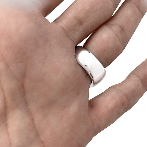 Bague 51 Bague Cartier "Nouvelle vague" en or blanc. 58 Facettes 30102