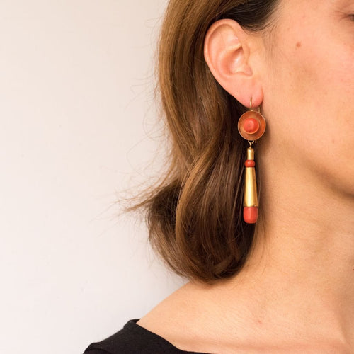 Boucles d'oreilles Boucles d'oreilles pendantes corail et or 58 Facettes 19-258