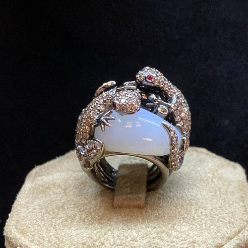Bague Bague or foncé calcédoine, onyx et diamant salamandre 58 Facettes CEY5