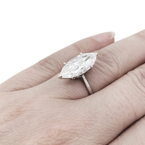 Bague 54 Bague diamant navette de 2,94 carats, platine et or. 58 Facettes 30624