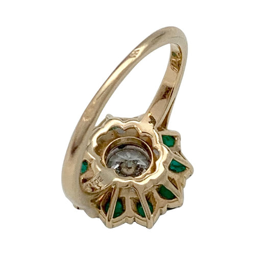Bague 52.5 Bague marguerite Boucheron, diamant et émeraudes. 58 Facettes 29377