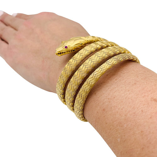 Bracelet Un bracelet Serpent en or jaune. 58 Facettes 30038