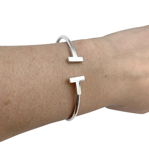 Bracelet Bracelet Tiffany "Wire Tiffany T" en or blanc. 58 Facettes 30097