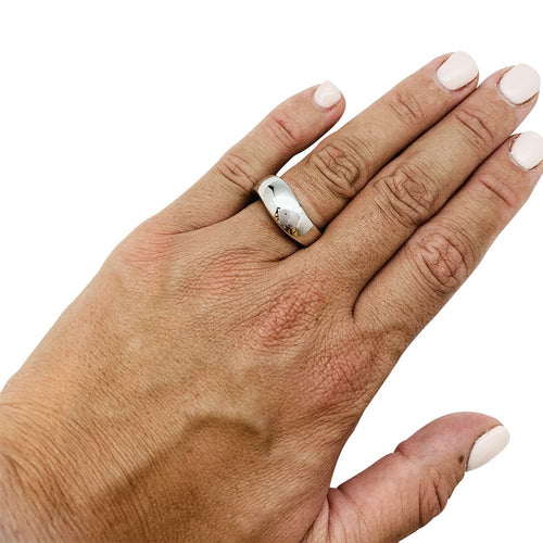Bague 52 Bague Chaumet or blanc, collection "Valse". 58 Facettes 30587