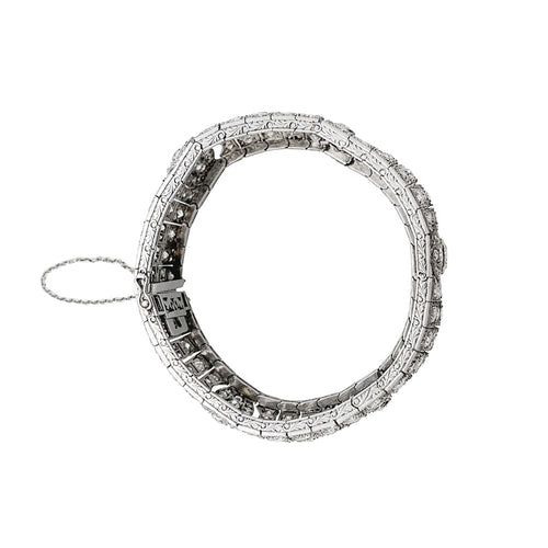 Bracelet Manchette Art Déco en platine et diamants. 58 Facettes 30206