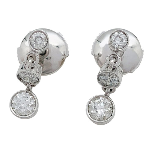 Boucles d'oreilles Boucles d'oreilles pendantes en or blanc et diamants. 58 Facettes 30143