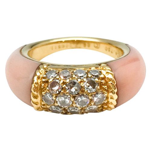 Bague 46 Bague Van Cleef et Arpels "Philippine" en or jaune, corail rose et diamants. 58 Facettes 25908-1
