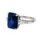 Bague 52 Bague saphir 5,17 carats en or blanc épaulé de diamants taille trapèze. 58 Facettes 30390