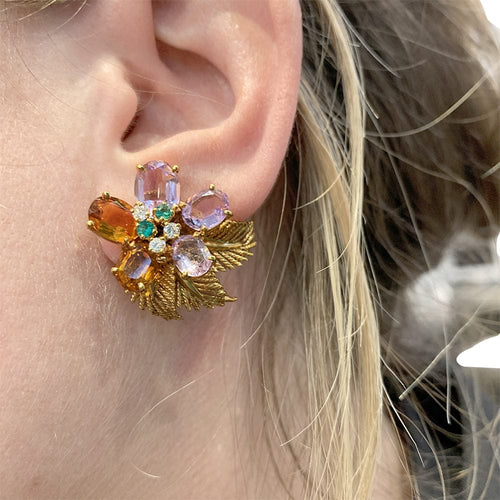 Boucles d'oreilles Boucles d'oreilles Boucheron "Fleur" or jaune et platine, pierres de couleur. 58 Facettes 30377