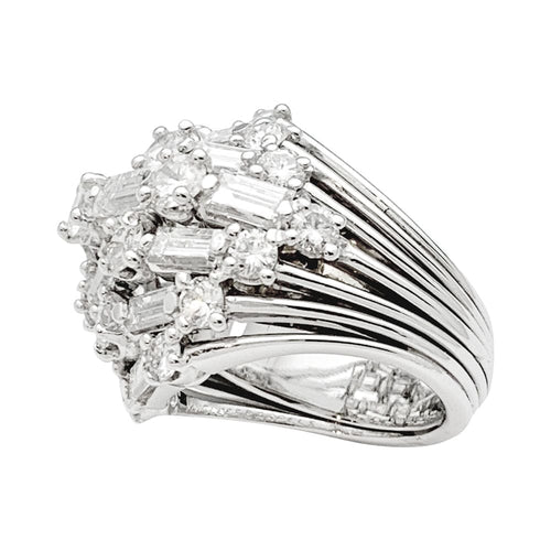 Bague 49 Bague dôme Van Cleef & Arpels en platine et diamants. 58 Facettes 29356-1