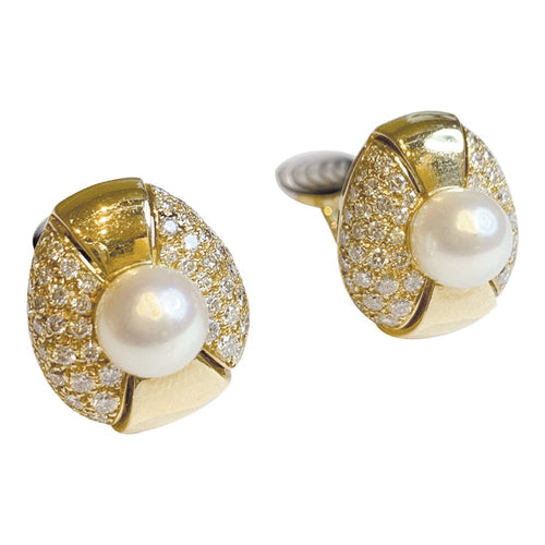 Boucles d'oreilles Boucles d'oreilles Cartier, en or jaune, perles et diamants. 58 Facettes 26509
