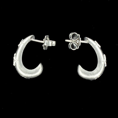Boucles d'oreilles Boucles d'oreilles or blanc satiné diamants 58 Facettes YS66B
