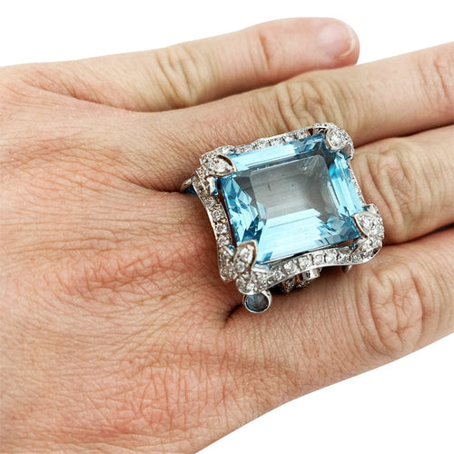 Bague 52 Bague Edouard Nahum "Sterina" or blanc diamants et topaze 58 Facettes 30314