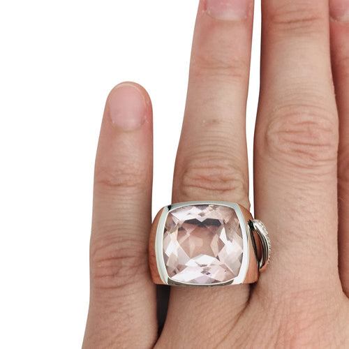 Bague 55 Bague chevalière Chaumet "Lien" en or blanc, diamants et morganite. 58 Facettes 28572