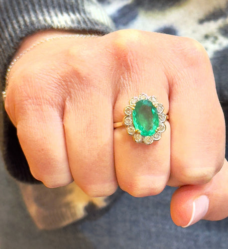 Bague 57 Bague Pompadour émeraude naturelle et diamants 58 Facettes