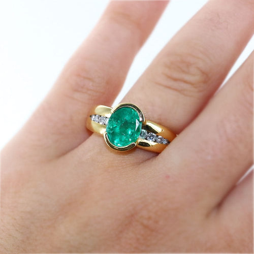 Bague 51 Bague émeraude et diamants 58 Facettes
