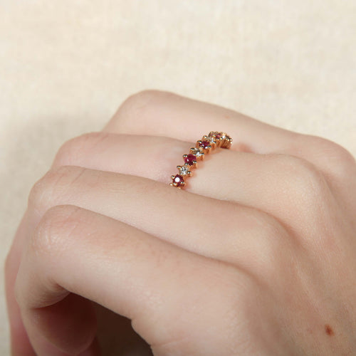 Bague 54.5 Demi-alliance Diamants et Rubis 58 Facettes 8397