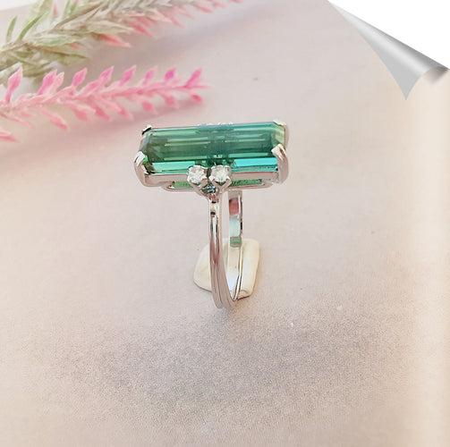 Bague Bague Tourmaline verte Diamants Or Blanc 58 Facettes AB 1080