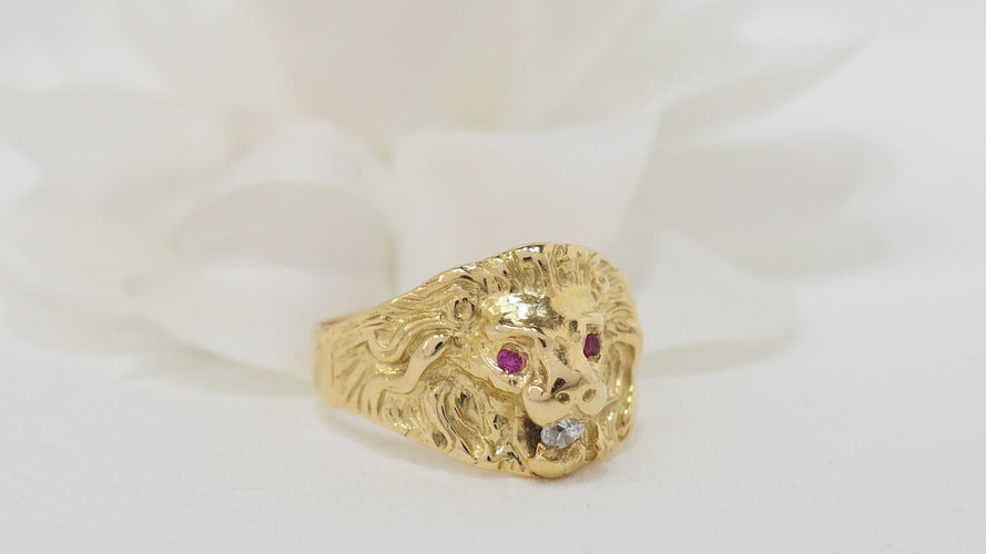 Bague 64 Bague chevalière Lion rubis et diamant 58 Facettes 32062