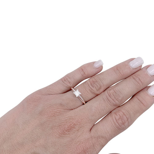Bague 49 Bague Tiffany&Co. en platine, diamant taille princesse. 58 Facettes 32376