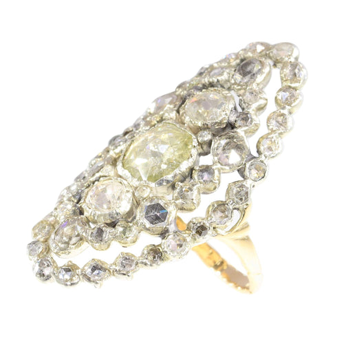 Bague 58 Artisanat victorien : une bague en or et diamants d'allure royale 58 Facettes 23073-0137