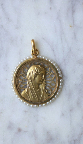Pendentif Médaille ancienne Vierge Marie or et perles fines 58 Facettes