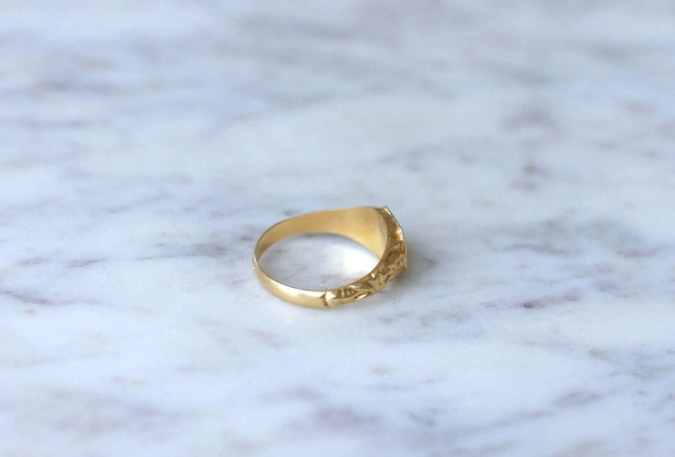 Bague Bague chevalière ancienne en or jaune 58 Facettes