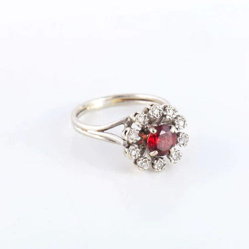 Bague Bague Marguerite Grenat Diamants 58 Facettes