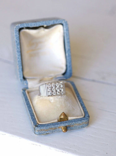 Bague chevalière godrons Art Deco diamants 58 Facettes
