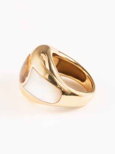 Bague 50 Bague signée Mauboussin, or jaune, nacre et citrine 58 Facettes