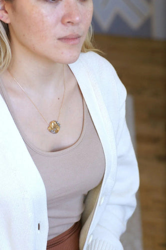 Collier Collier médaille en or jaune, diamant 58 Facettes