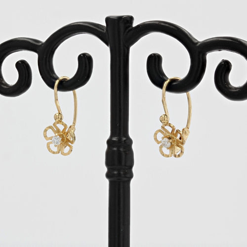 Boucles d'oreilles Fines dormeuses fleurs saphirs blancs 58 Facettes 19-456I